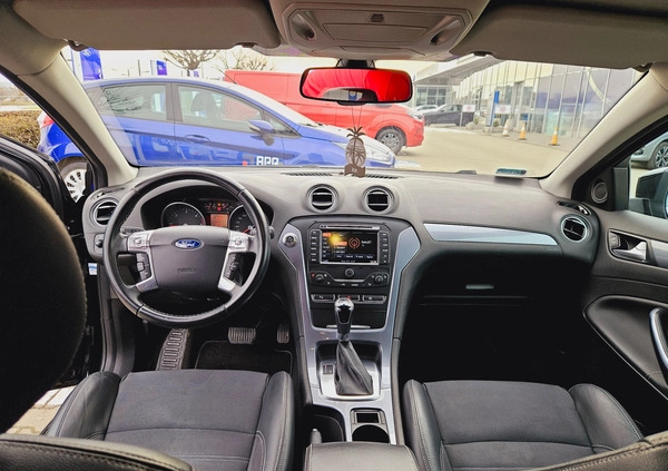 Ford Mondeo cena 31995 przebieg: 233700, rok produkcji 2014 z Warszawa małe 137